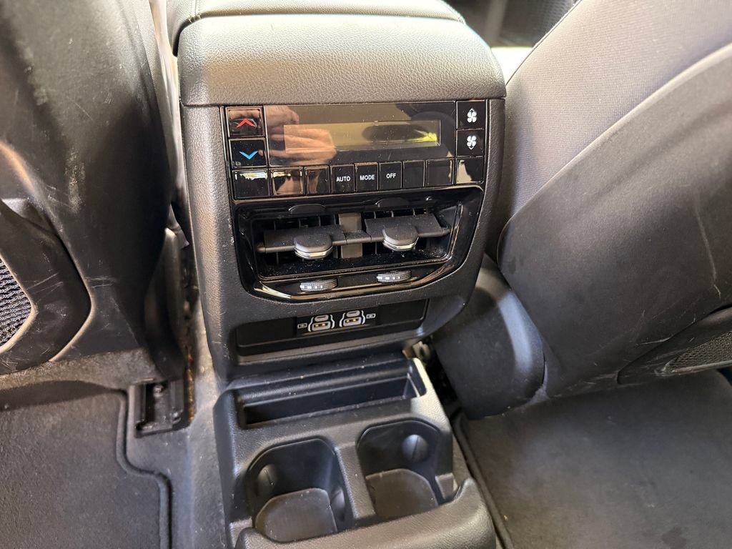 Used 2023 Jeep Grand Cherokee L Laredo AWD/4WD image 25
