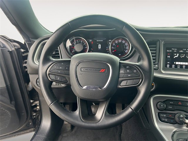 Used 2022 Dodge Challenger SXT image 12