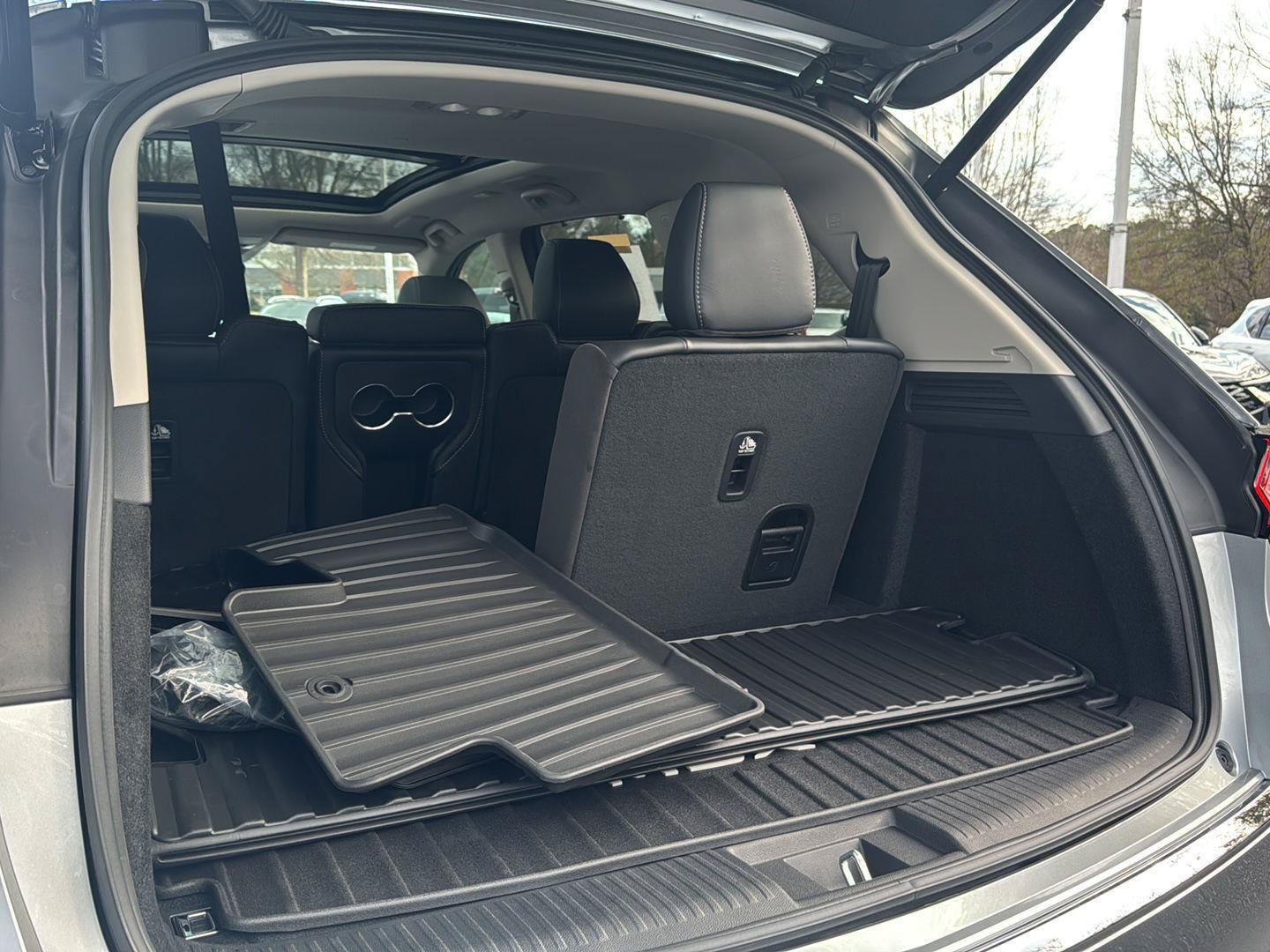 Certified 2026 Acura MDX w/ Technology Package FWD image 12