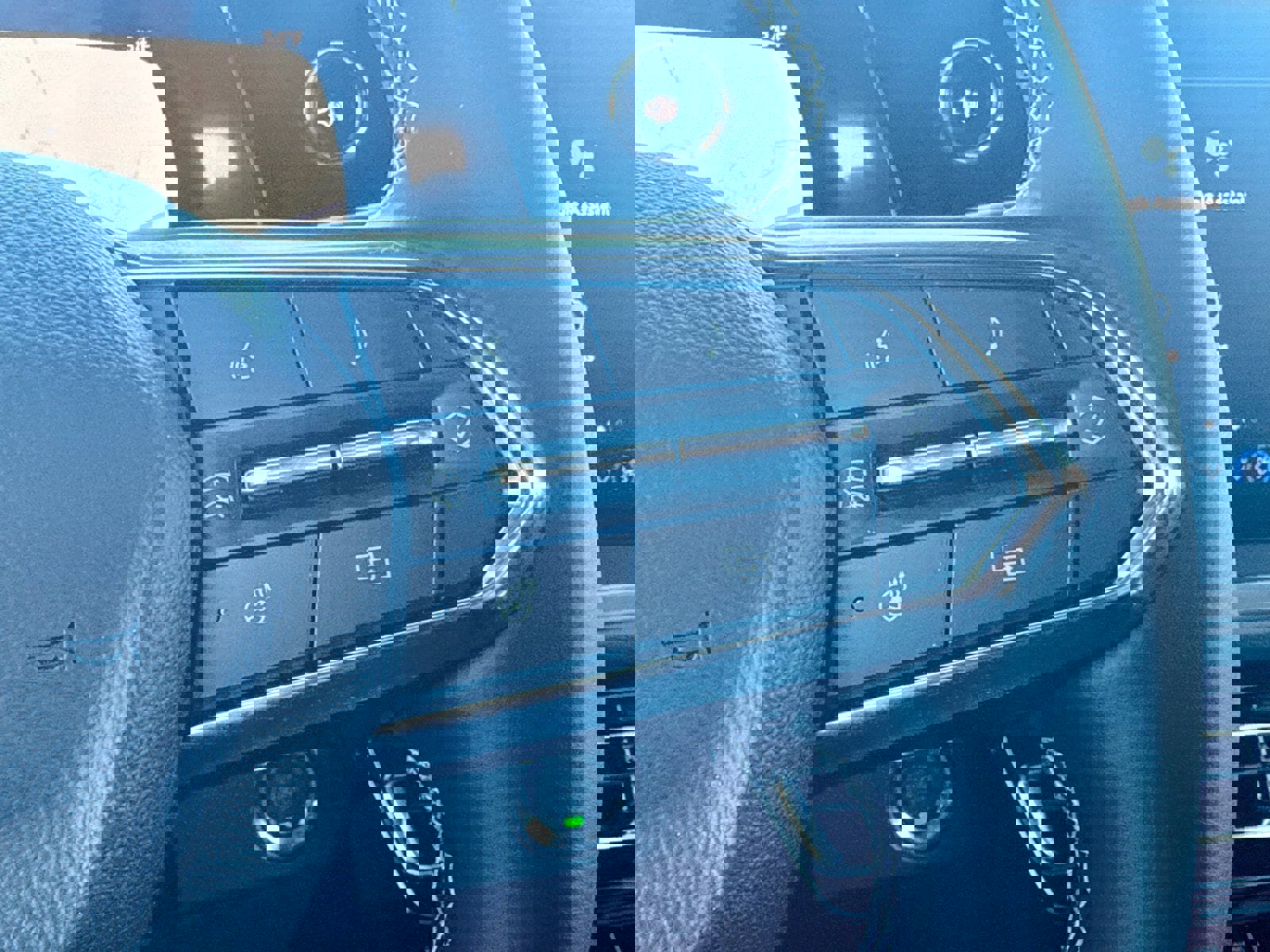 New 2026 Chevrolet Traverse LT w/ Midnight/Sport Edition AWD/4WD image 41