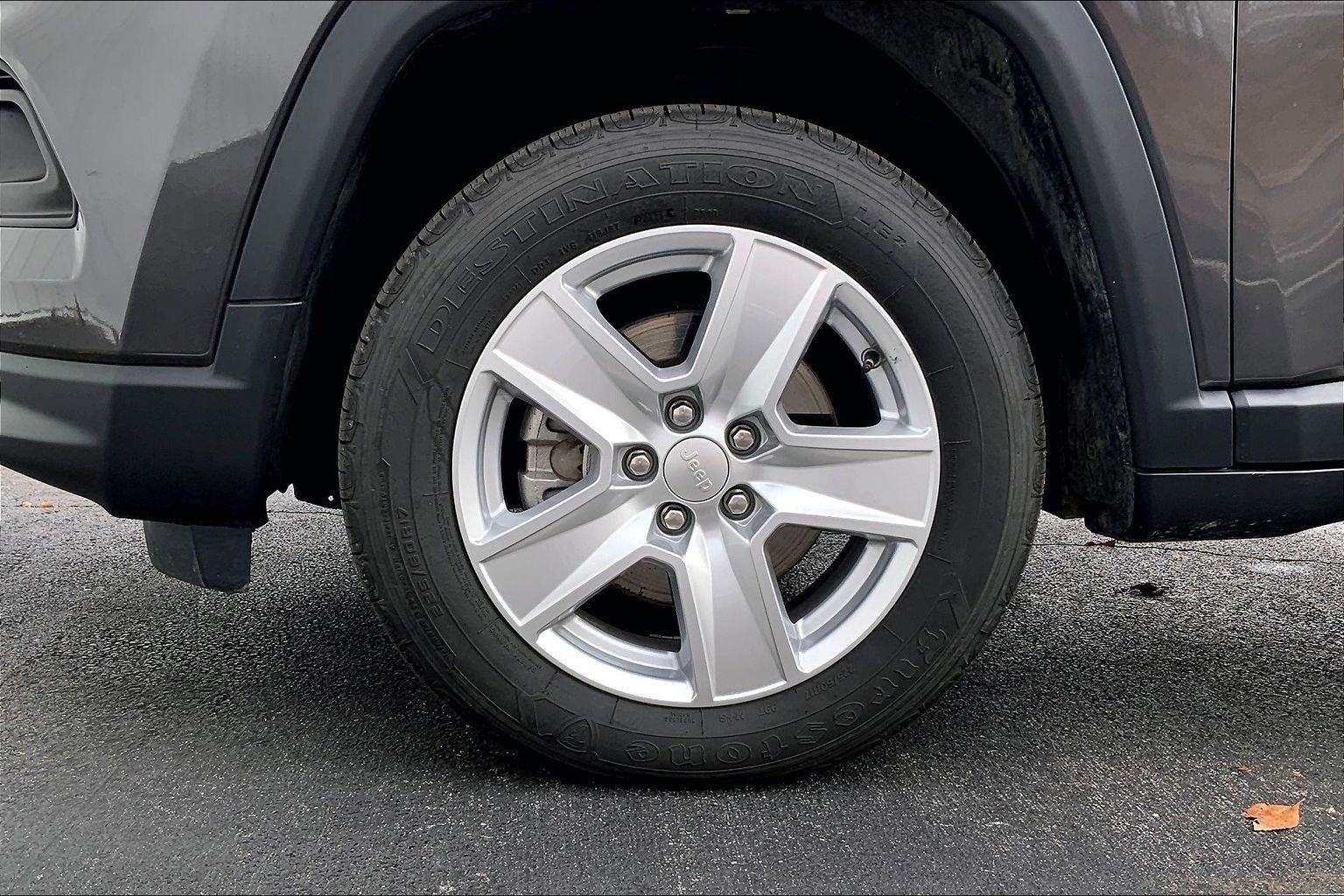 Used 2022 Jeep Compass Latitude image 9