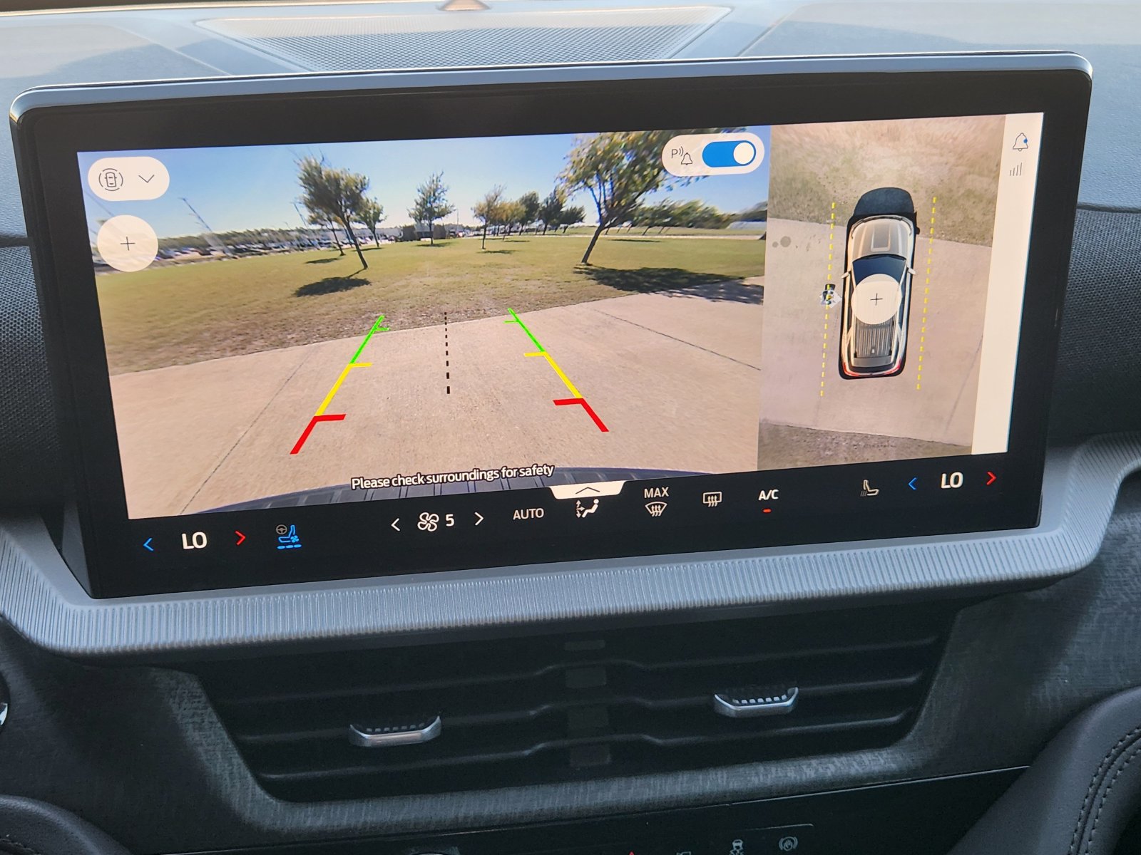 Used 2026 Ford Explorer Platinum RWD image 21