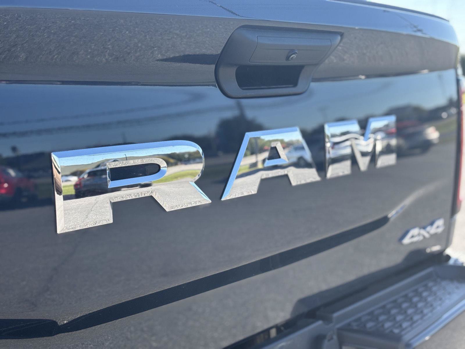 Used 2025 RAM 2500 Big Horn AWD/4WD image 11