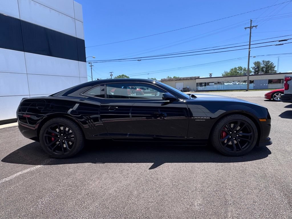 Used 2013 Chevrolet Camaro SS w/ SS Performance Package RWD image 9