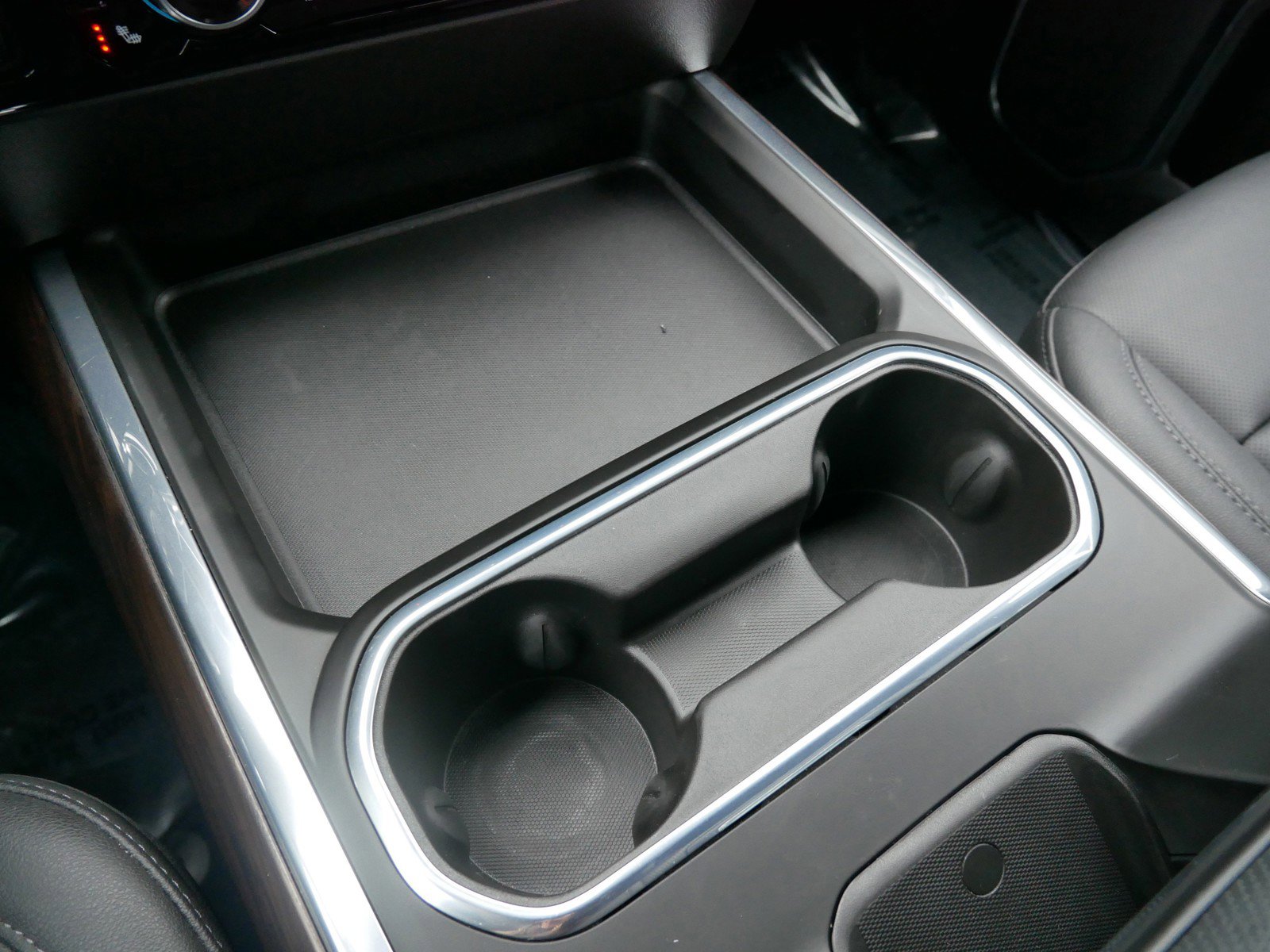 Used 2024 GMC Sierra 3500 SLT w/ SLT Premium Package image 29