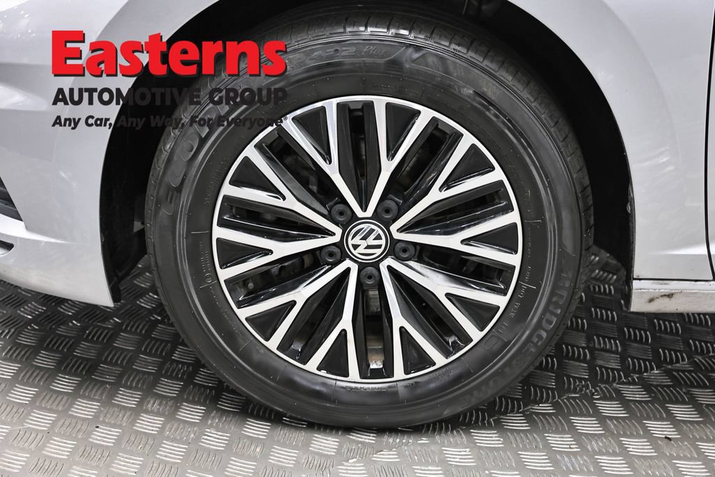 Used 2020 Volkswagen Jetta SE w/ SE Cold Weather Package FWD image 32