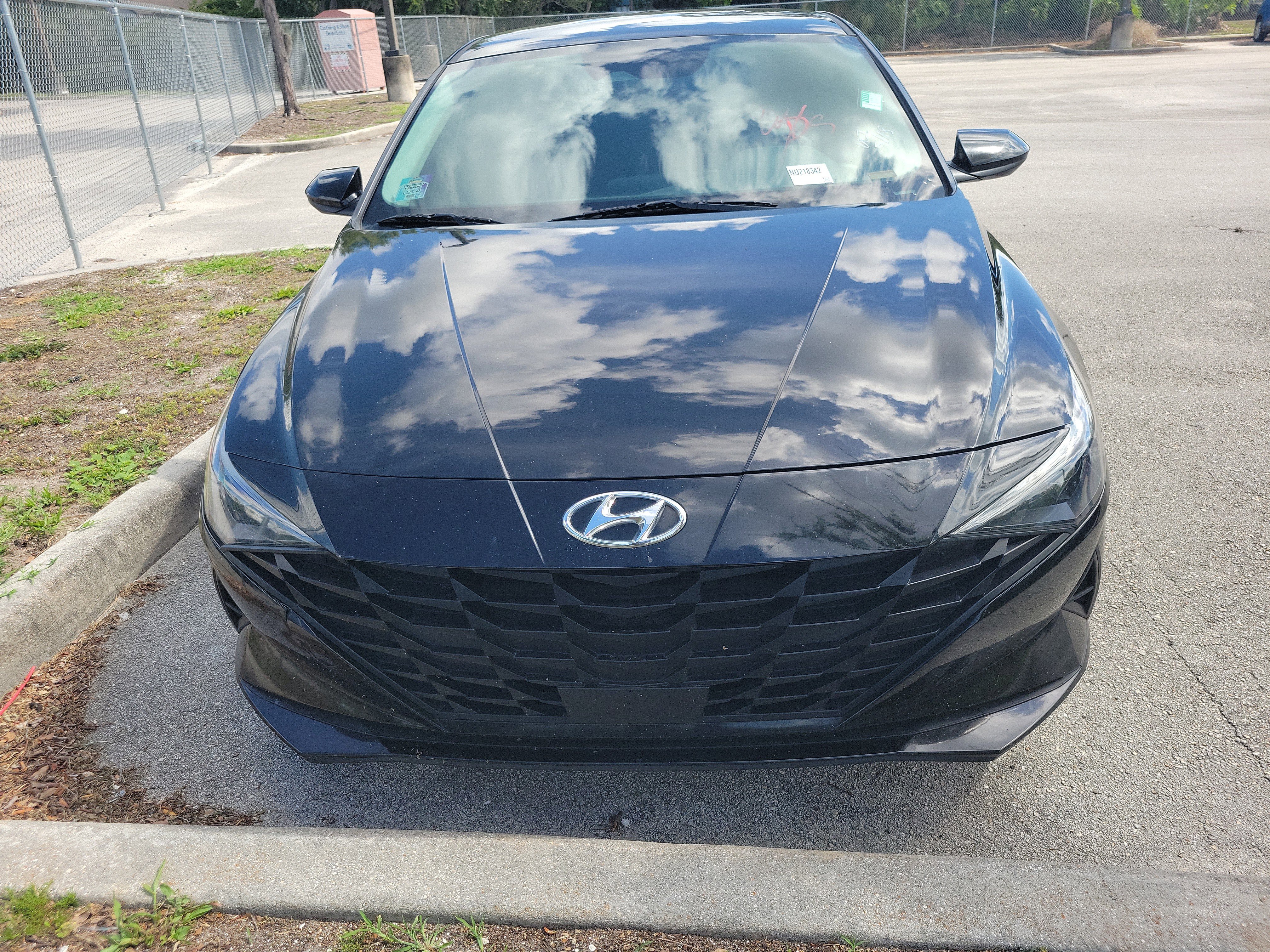 Used 2022 Hyundai Elantra SEL w/ Convenience Package FWD image 2