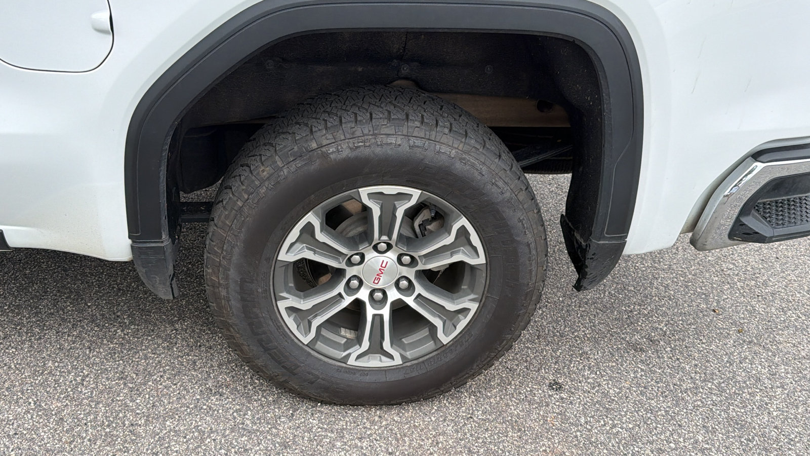 Used 2025 GMC Sierra 1500 SLT AWD/4WD image 12