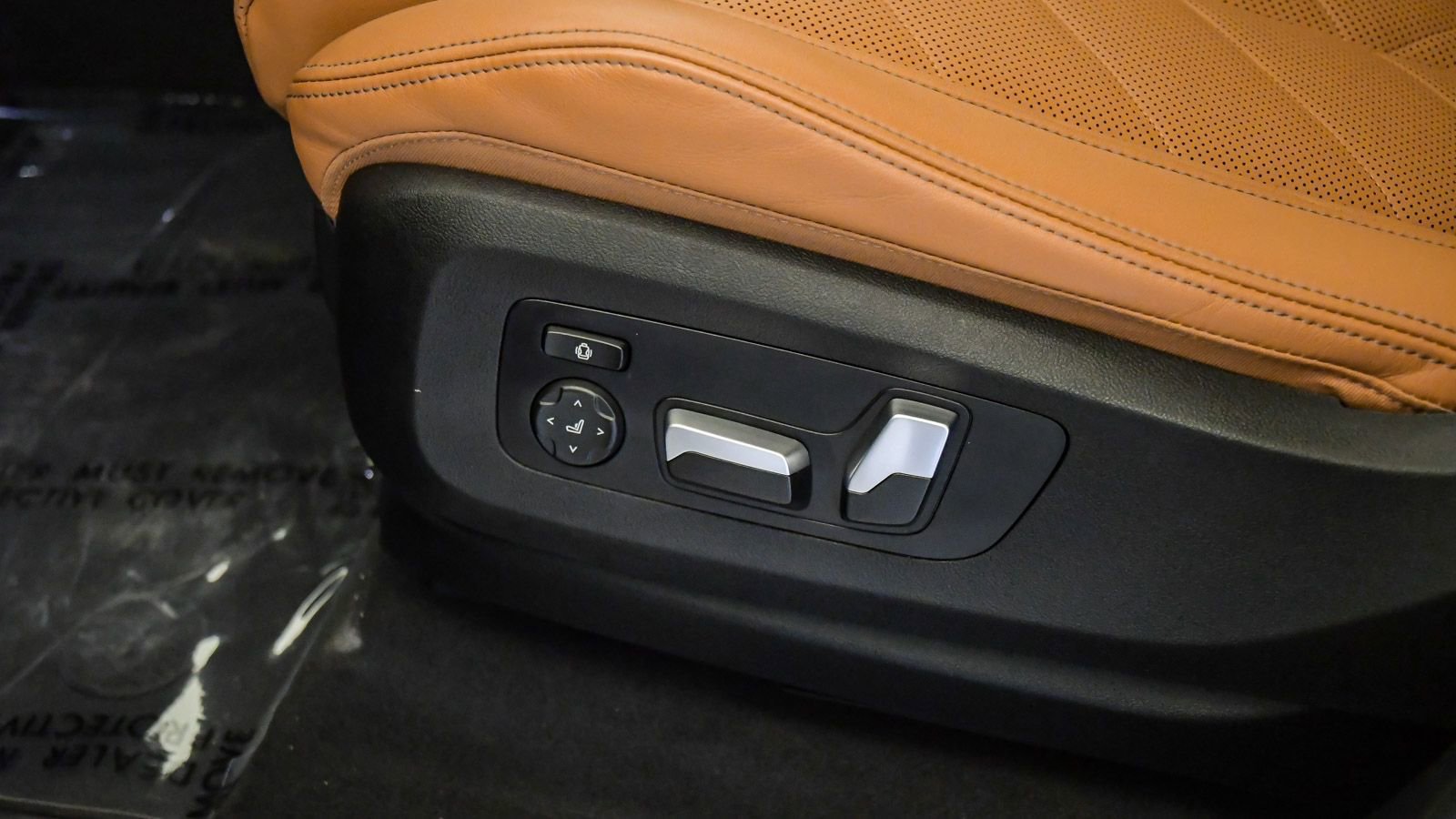 Certified 2025 BMW X5 xDrive40i w/ M Sport Package AWD/4WD image 24