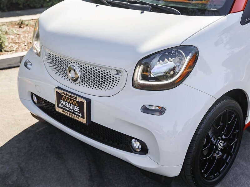 Used 2016 smart fortwo pure RWD image 14