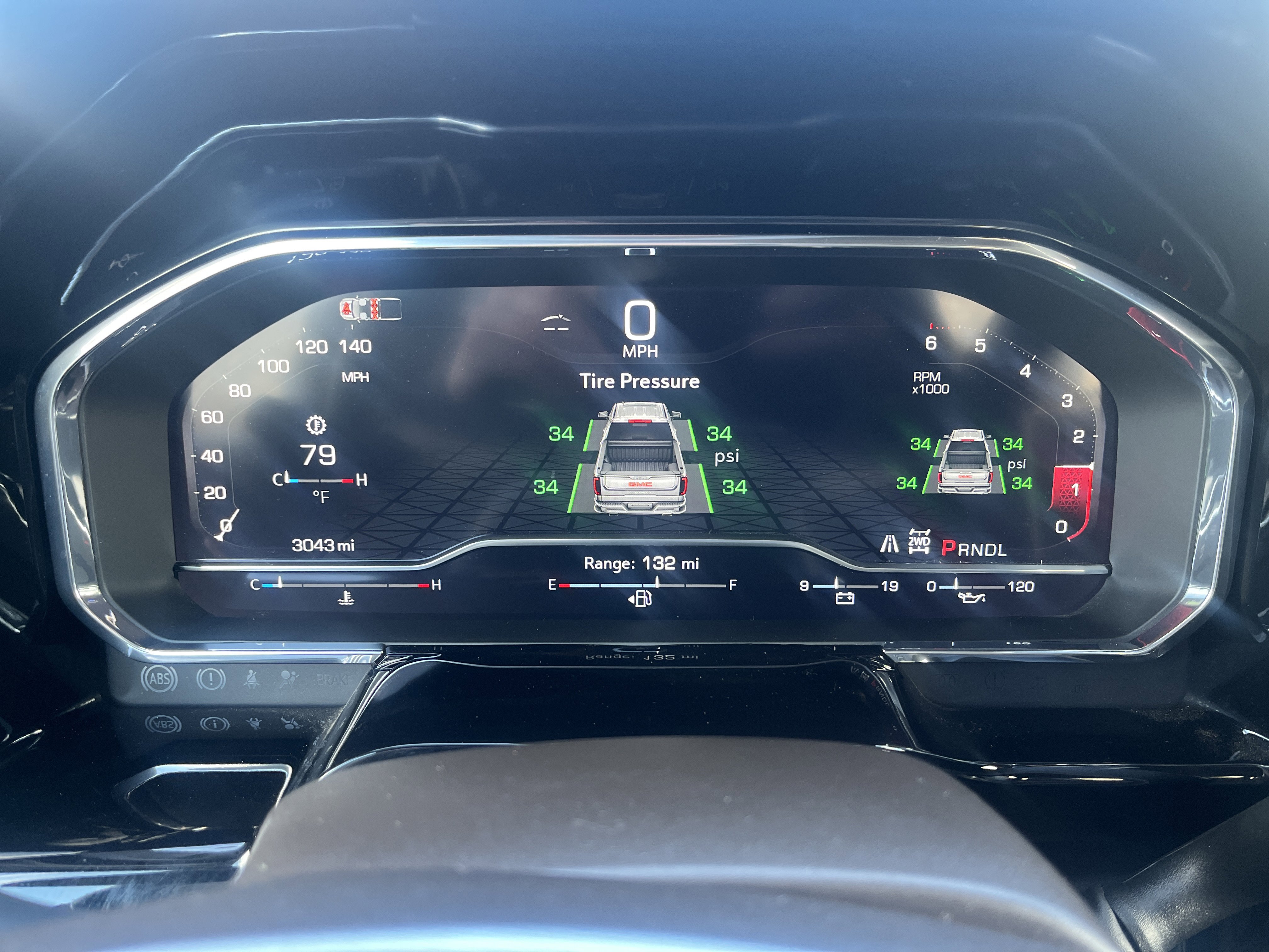 Used 2025 GMC Sierra 1500 SLE w/ Preferred Package image 16