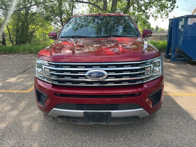 Used 2018 Ford Expedition XLT w/ Equipment Group 202A AWD/4WD image 2