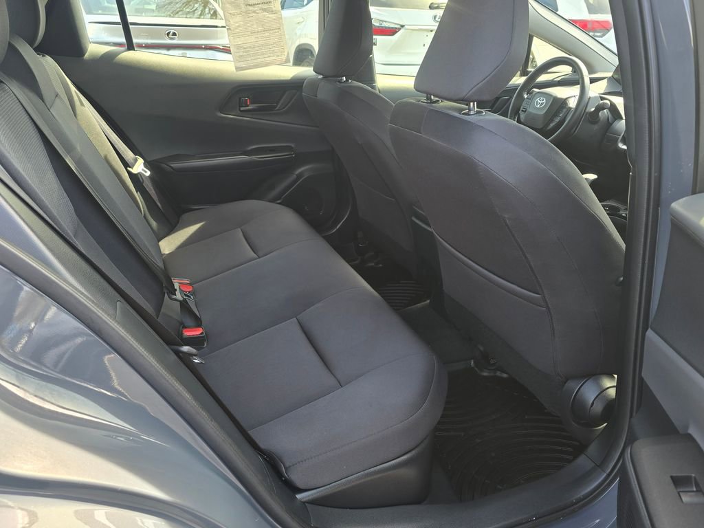 Used 2024 Toyota Prius LE AWD/4WD image 12