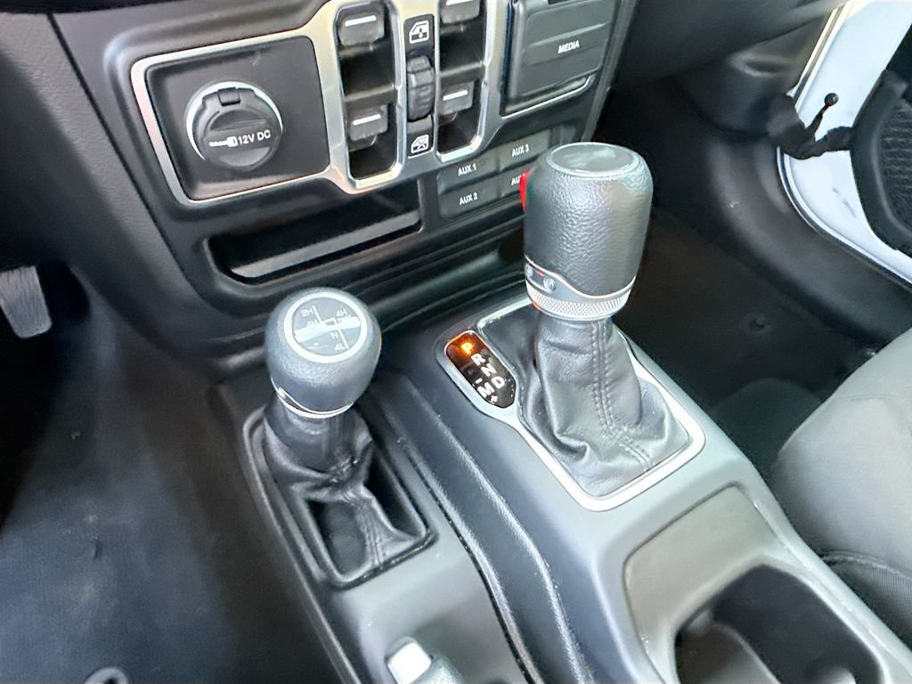 Used 2023 Jeep Wrangler Unlimited AWD/4WD image 17