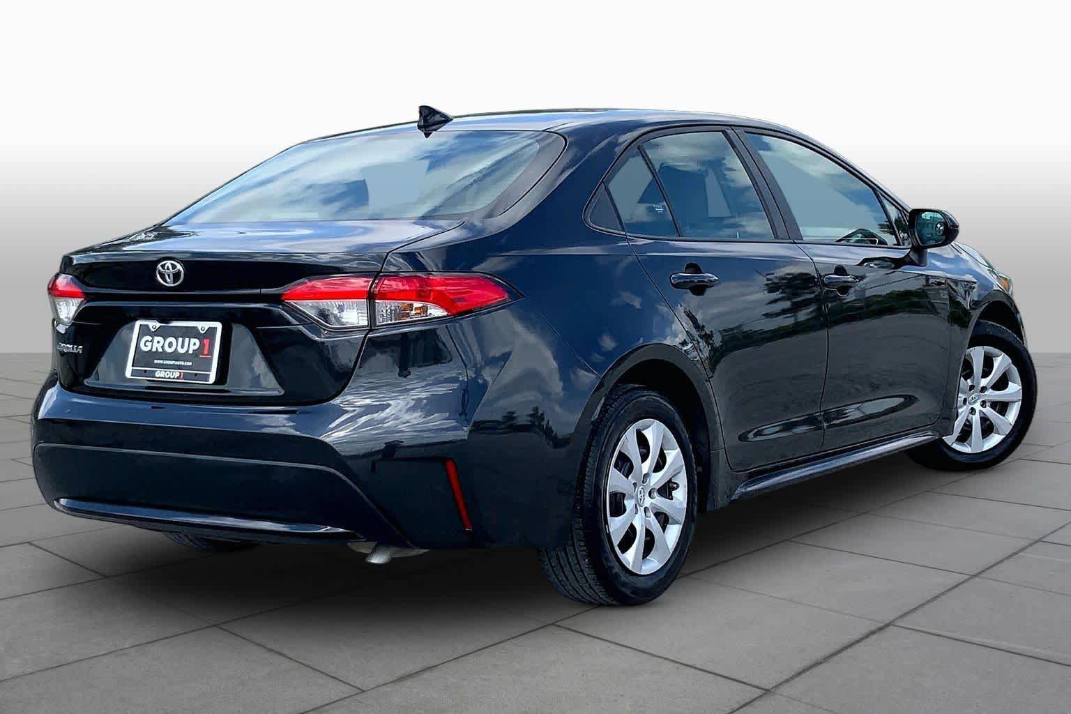Used 2021 Toyota Corolla LE FWD image 13