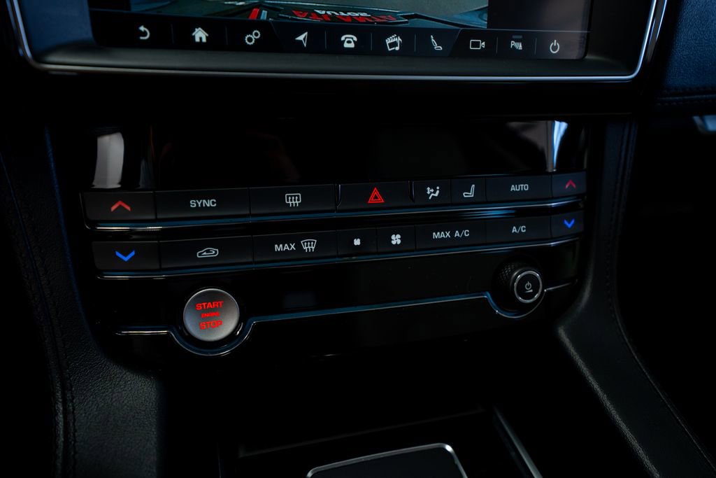 Used 2019 Jaguar F-PACE Prestige AWD/4WD image 38