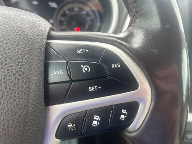 Used 2018 Jeep Cherokee Overland w/ Technology Group AWD/4WD image 23