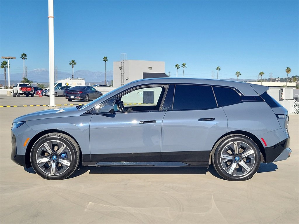 Used 2023 BMW iX xDrive50 image 2