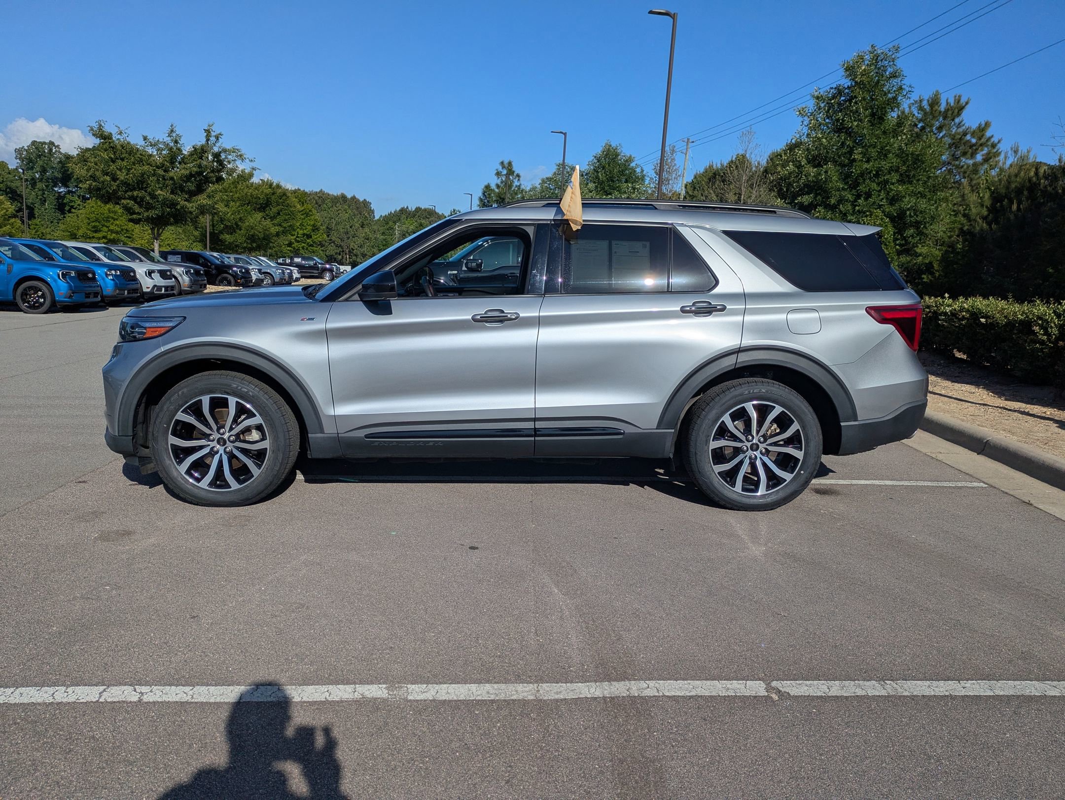 Certified 2022 Ford Explorer ST-Line w/ Class IV Trailer Tow Package AWD/4WD image 7