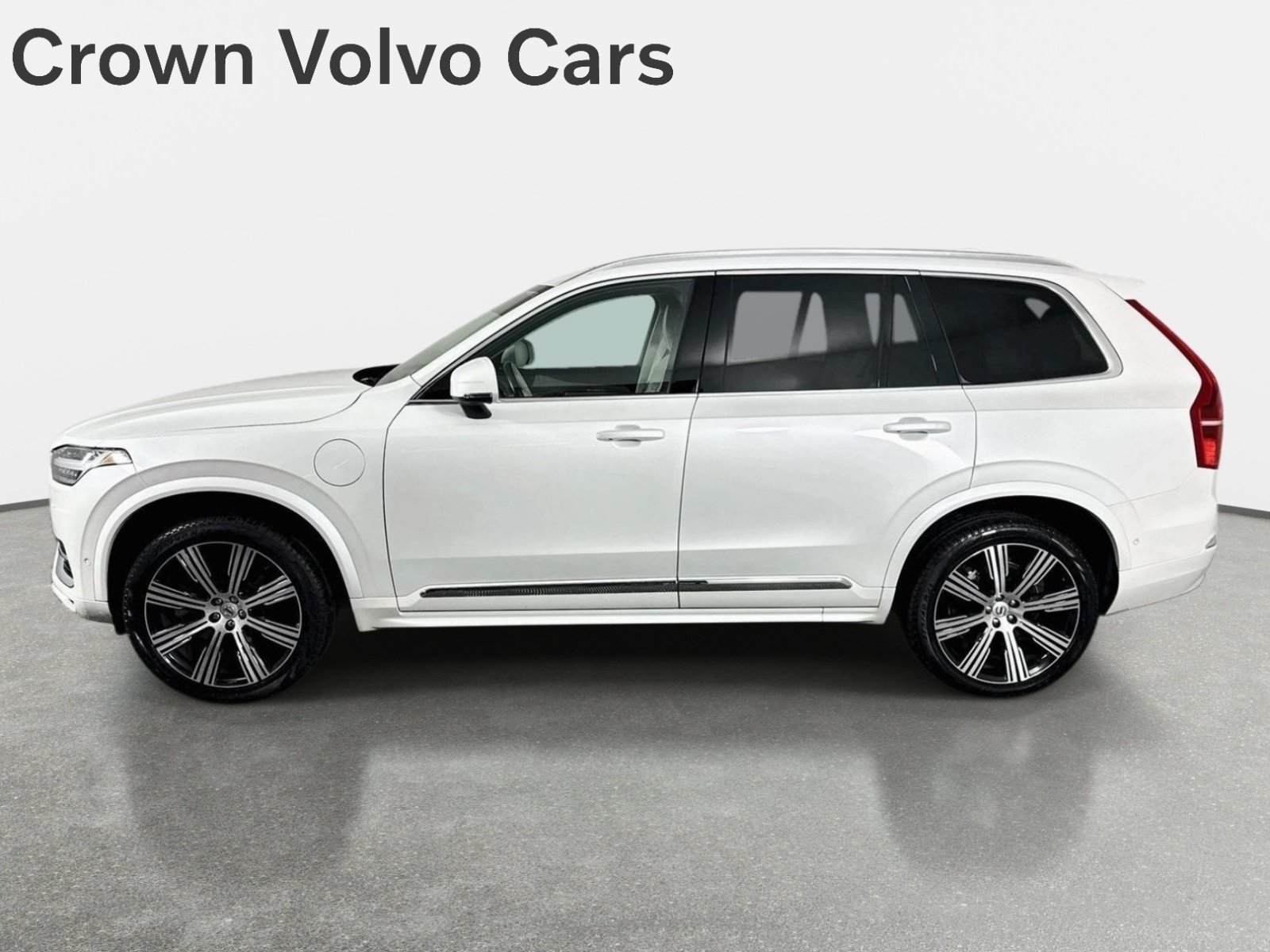 Used 2025 Volvo XC90 T8 Ultra w/ Protection Package Premier AWD/4WD image 8