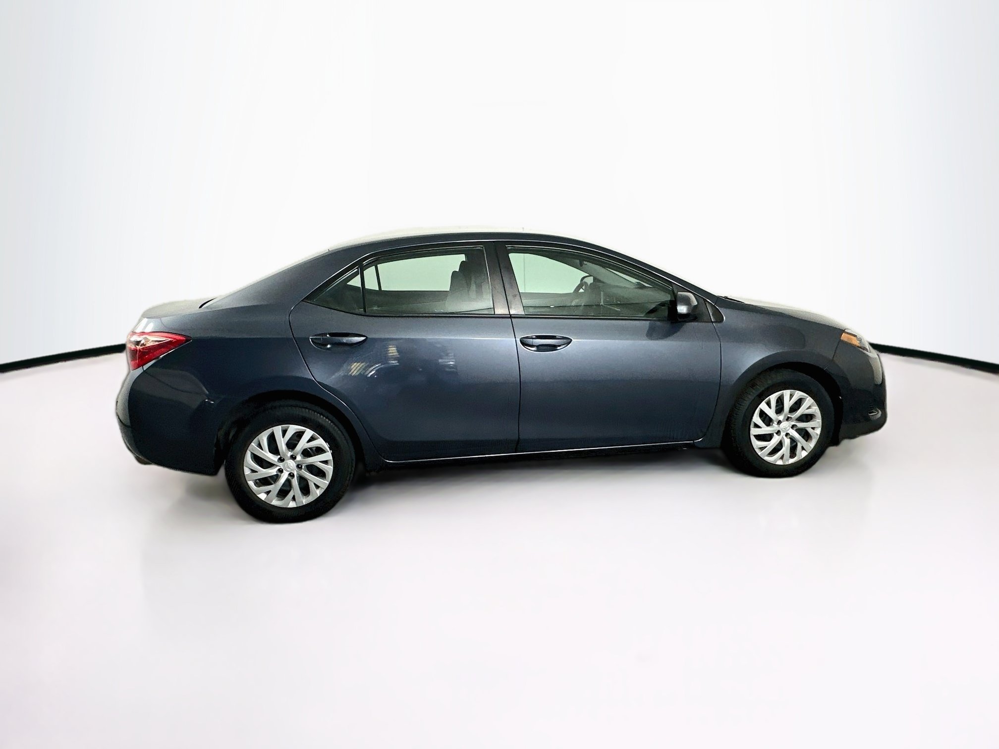 Used 2018 Toyota Corolla LE FWD image 10