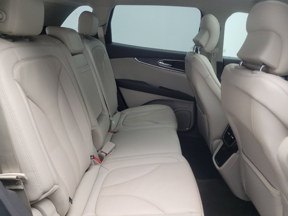 Used 2018 Lincoln MKX Reserve w/ Driver Assistance Package FWD image 19