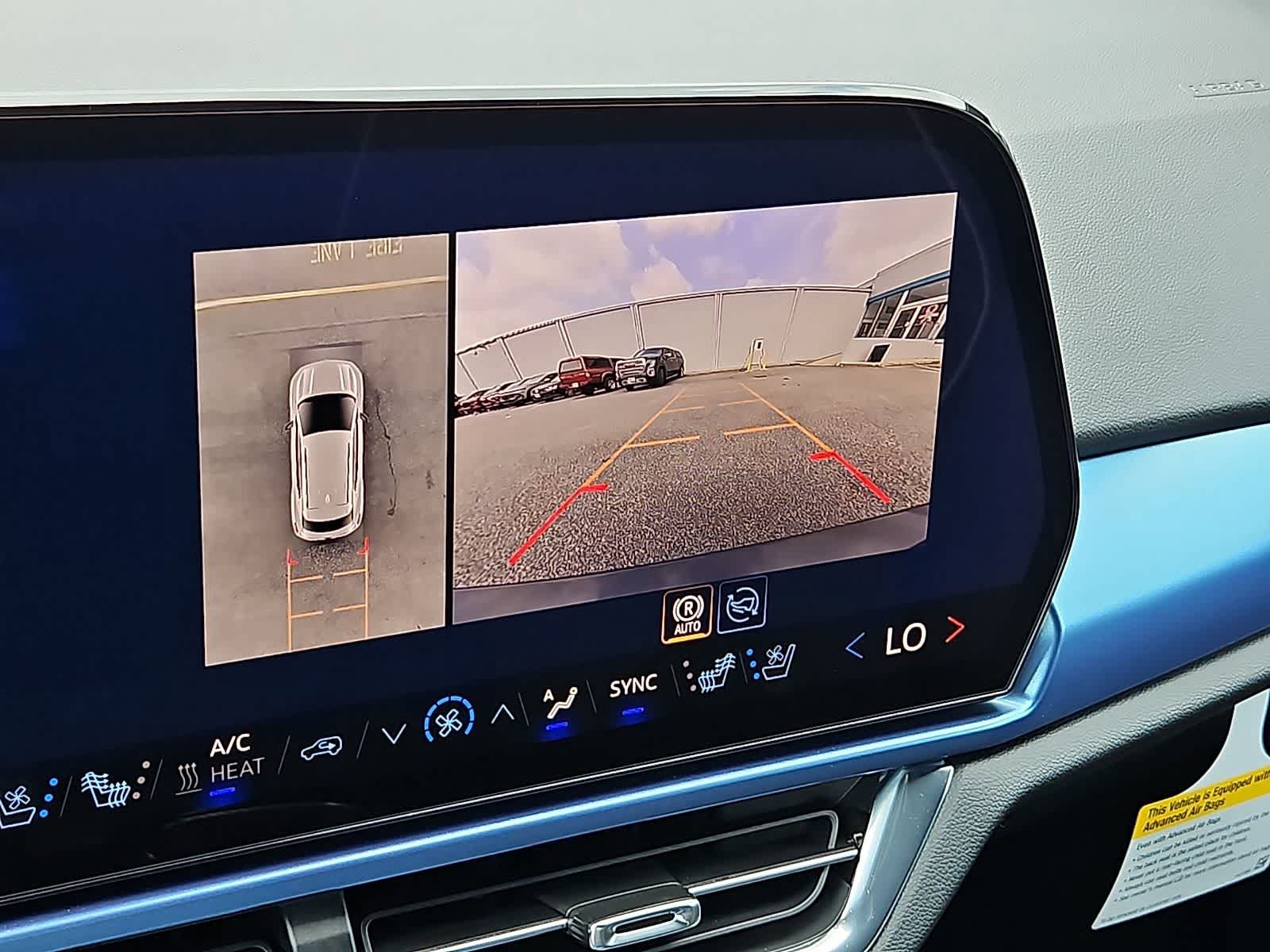 New 2026 Chevrolet Equinox EV LT w/ Convenience Package II FWD image 16