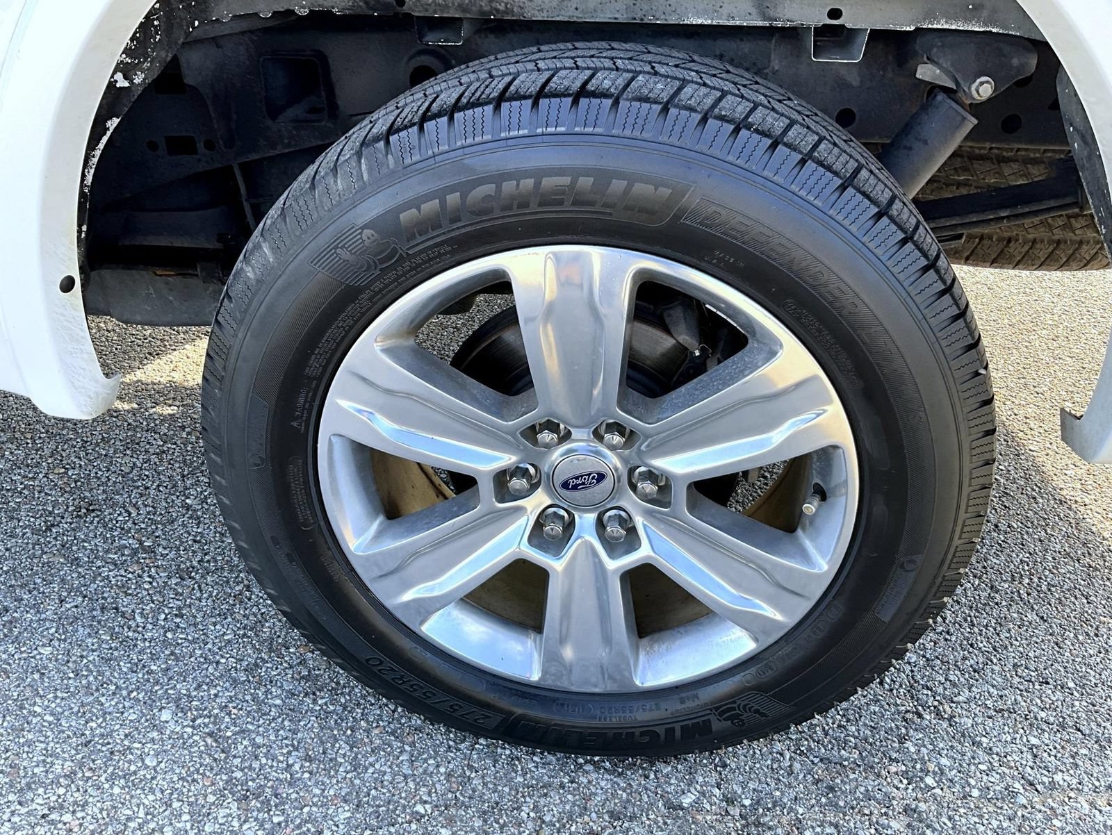 Used 2018 Ford F150 Platinum w/ Equipment Group 701A Luxury AWD/4WD image 26