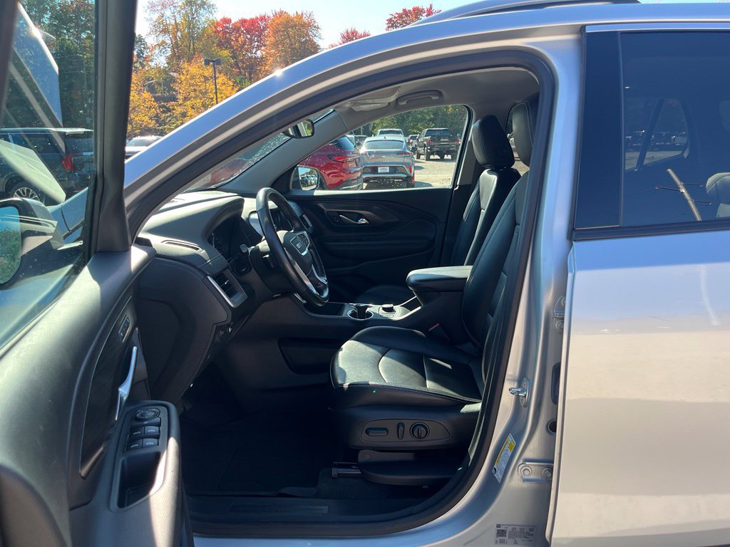 Used 2022 GMC Terrain SLT w/ LPO, Floor Liner Package AWD/4WD image 21