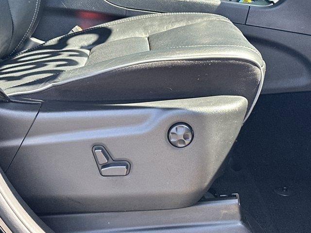 Used 2020 Jeep Grand Cherokee Overland RWD image 17
