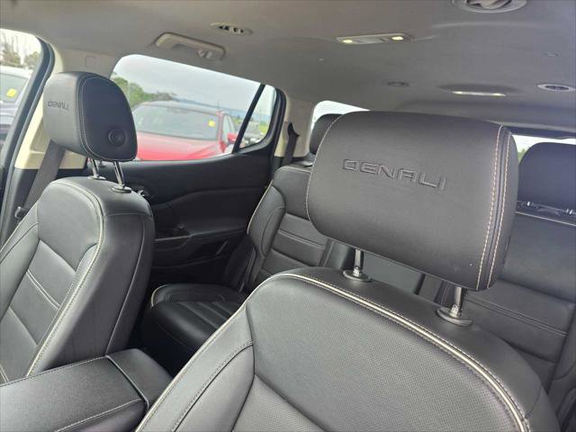 Used 2023 GMC Acadia Denali image 26