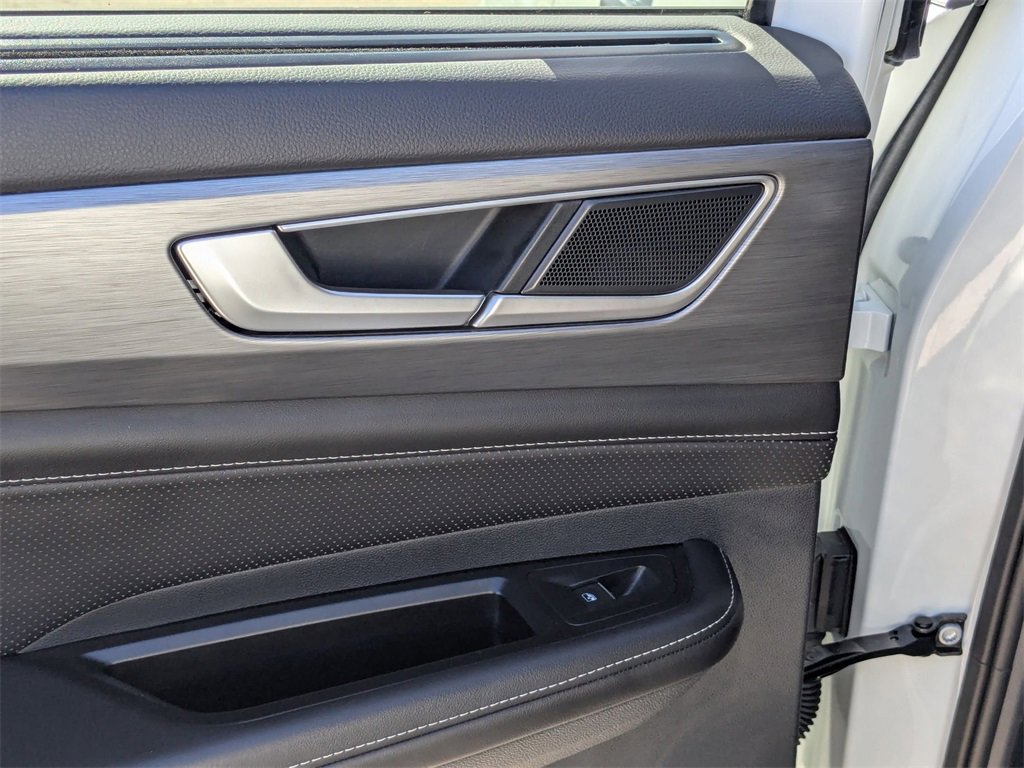 Used 2025 Volkswagen Atlas Cross Sport SE image 25