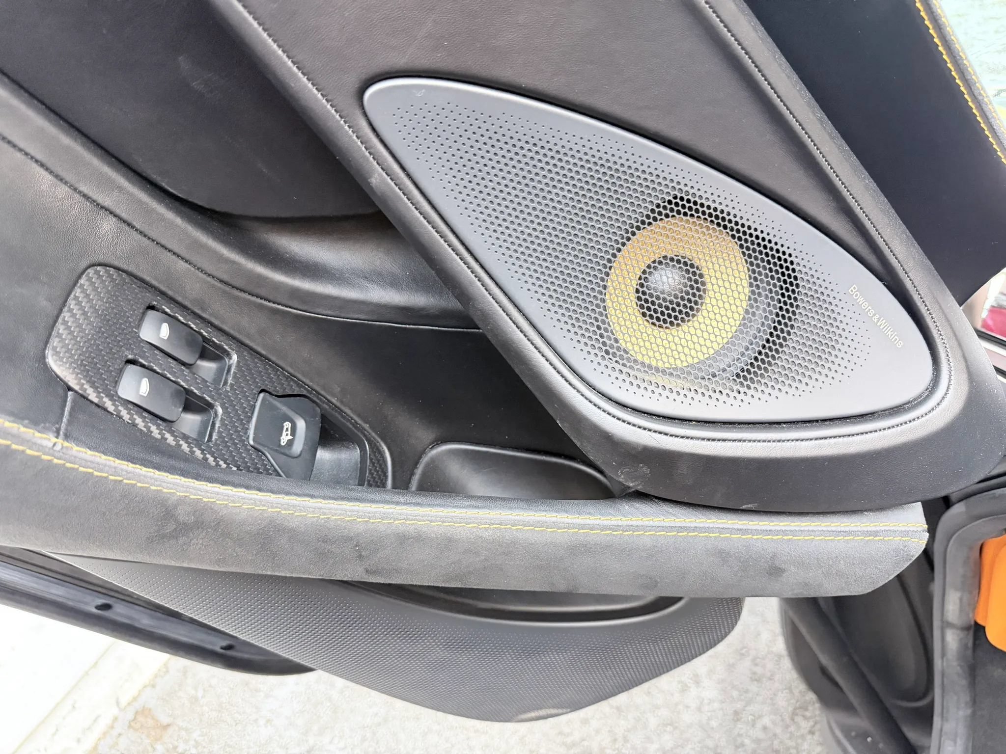 Used 2017 McLaren 570S Coupe RWD image 8
