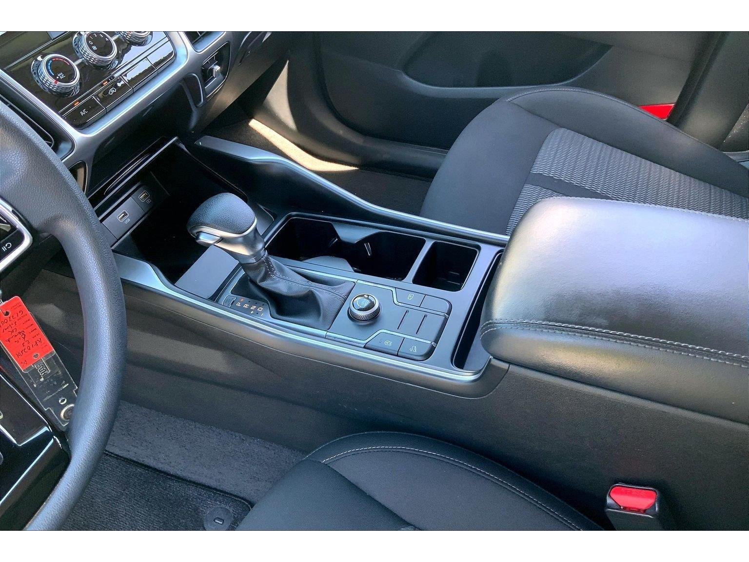 Used 2023 Kia Sorento LX FWD image 14
