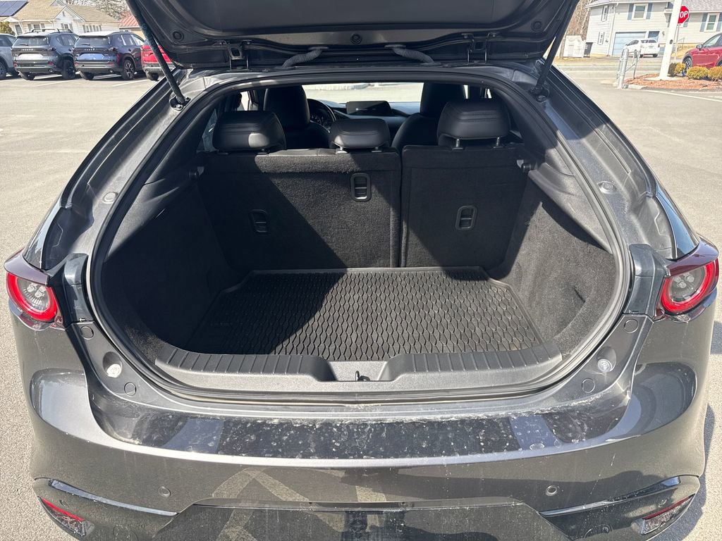 Used 2021 MAZDA MAZDA3 Hatchback w/Premium Plus Pkg image 21