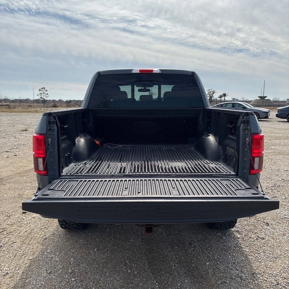 Used 2019 Cadillac Escalade Premium Luxury image 17