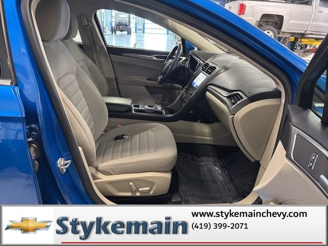 Used 2020 Ford Fusion SE AWD/4WD image 14