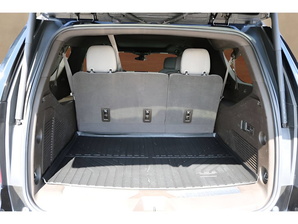 Used 2021 Chevrolet Suburban Z71 w/ Luxury Package AWD/4WD image 20