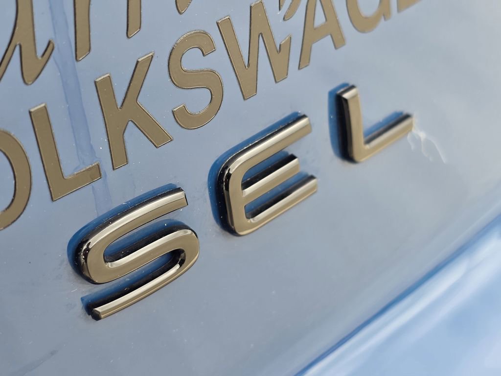 Used 2025 Volkswagen Atlas Cross Sport SEL R-Line AWD/4WD image 6