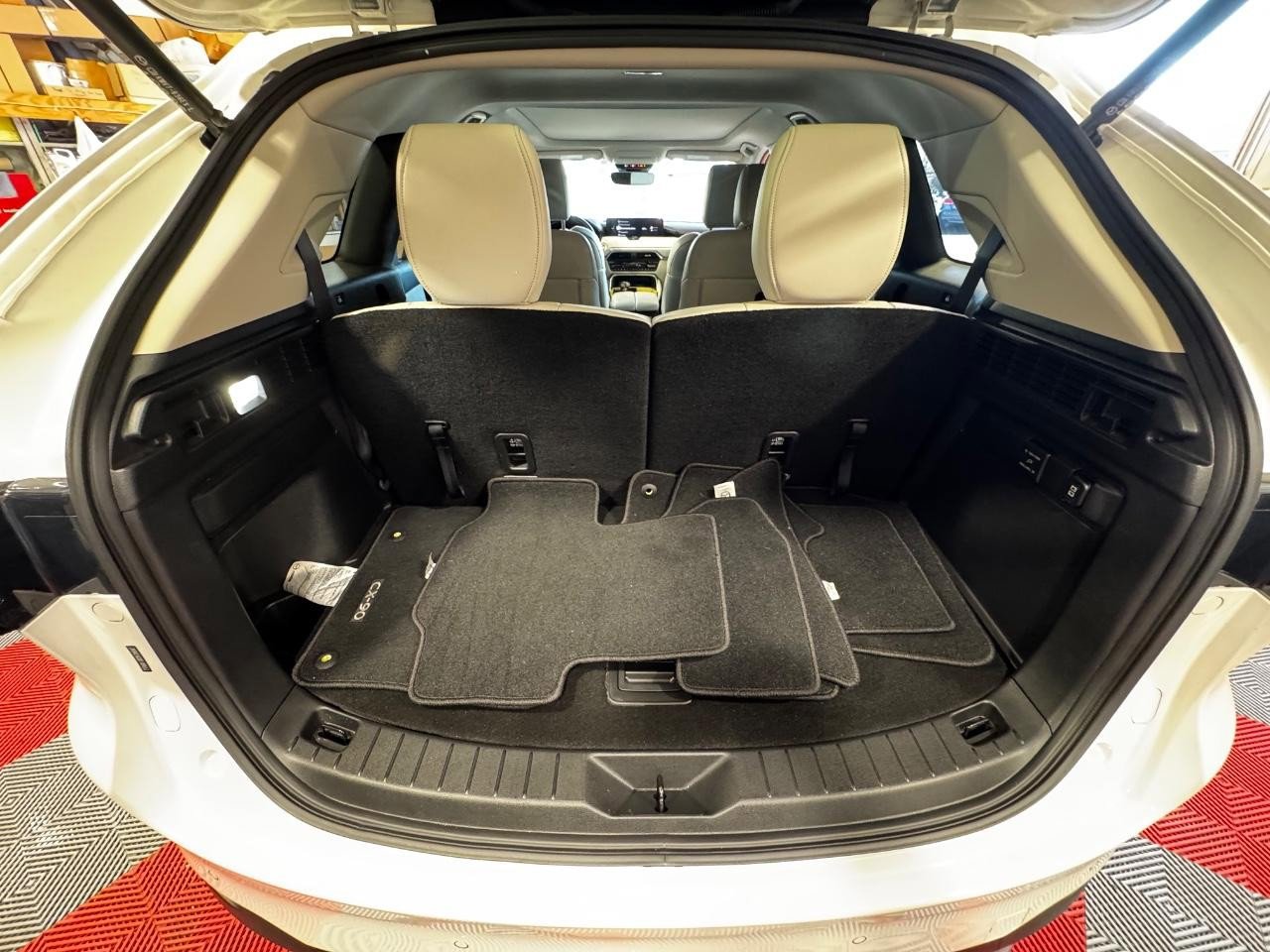 Used 2024 MAZDA CX-90 3.3 Turbo S w/ Premium Plus image 12