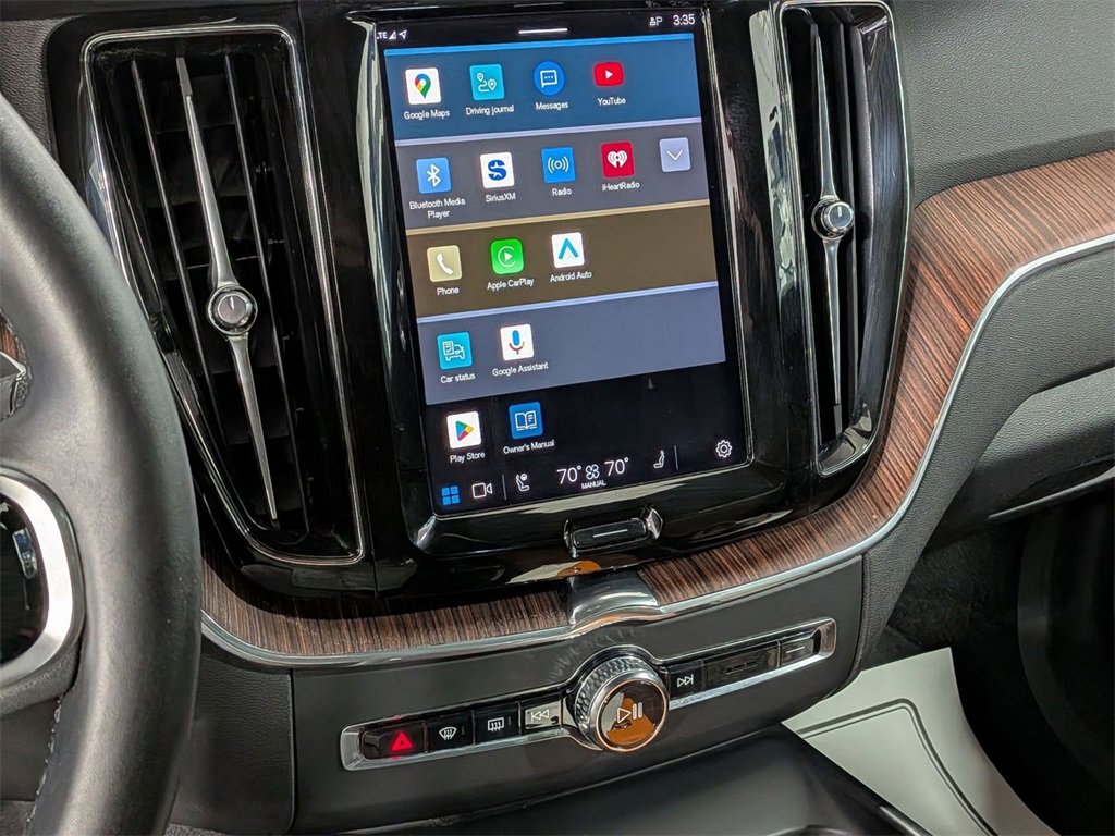 Used 2023 Volvo XC60 B5 Plus image 17