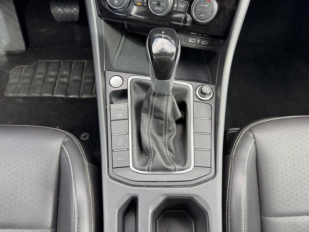 Used 2024 Volkswagen Jetta SE image 17