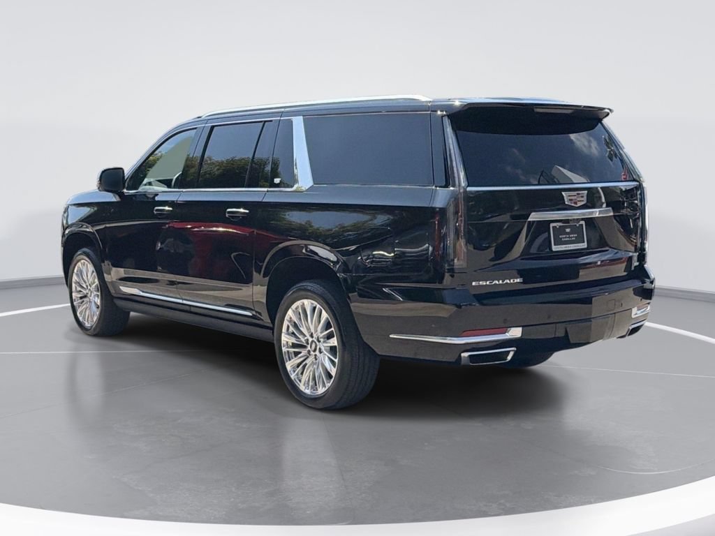 Certified 2026 Cadillac Escalade ESV Luxury RWD image 5
