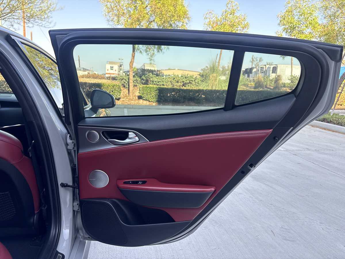 Used 2021 Kia Stinger GT2 RWD image 16