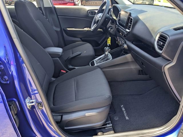 Used 2025 Hyundai Venue SE image 31