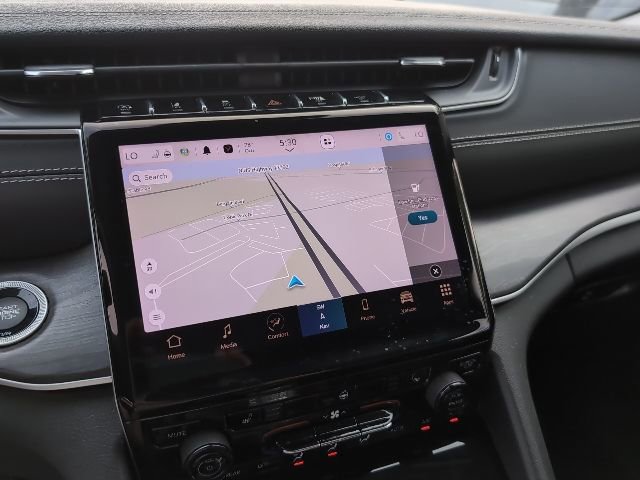 Used 2022 Jeep Grand Cherokee L Limited image 16