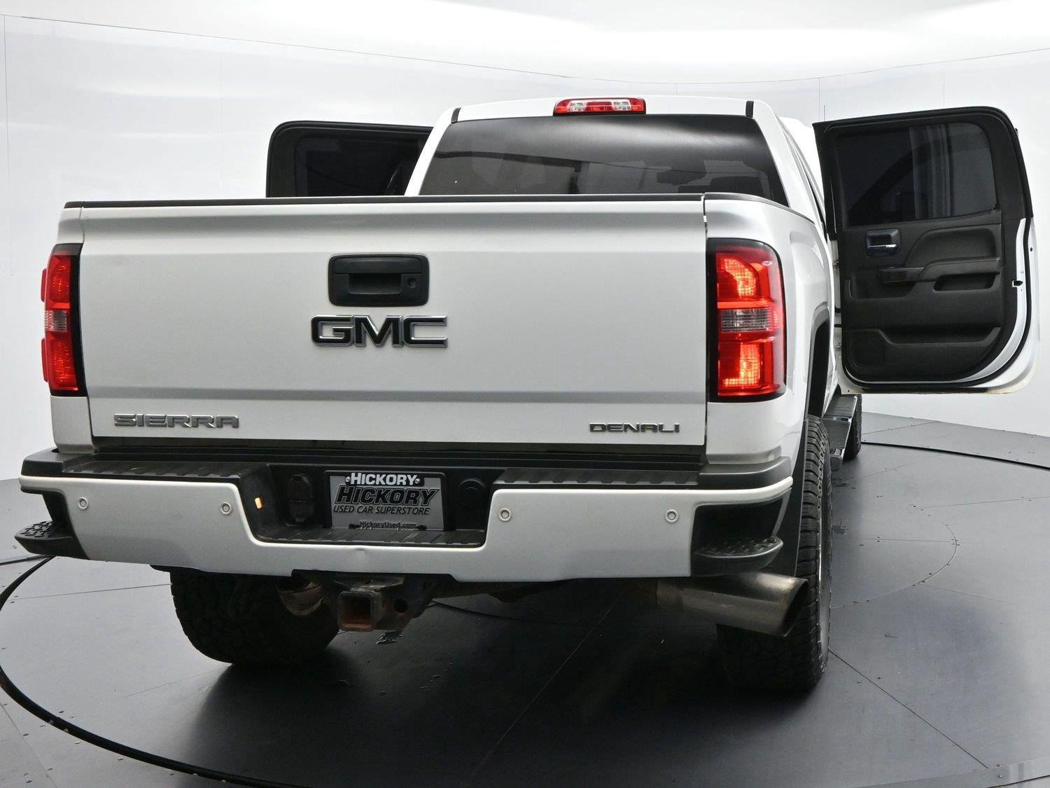 Used 2015 GMC Sierra 2500 Denali w/ Duramax Plus Package AWD/4WD image 41