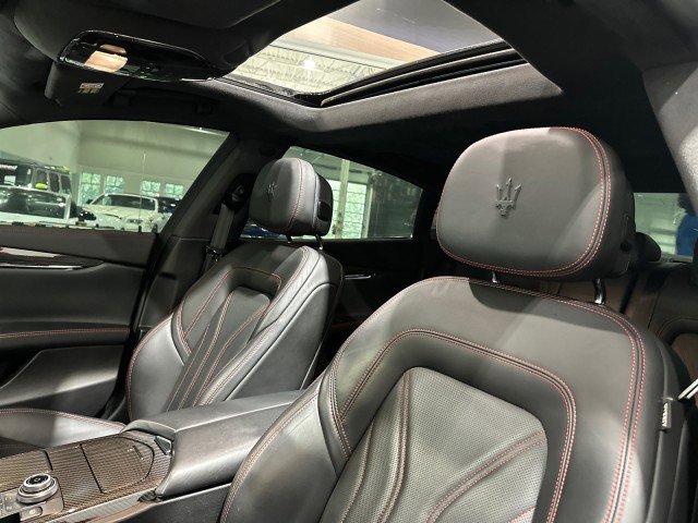Used 2018 Maserati Quattroporte S Q4 AWD/4WD image 31