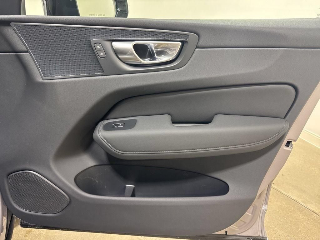 New 2026 Volvo XC60 B5 Plus w/ Protection Package Premier AWD/4WD image 26