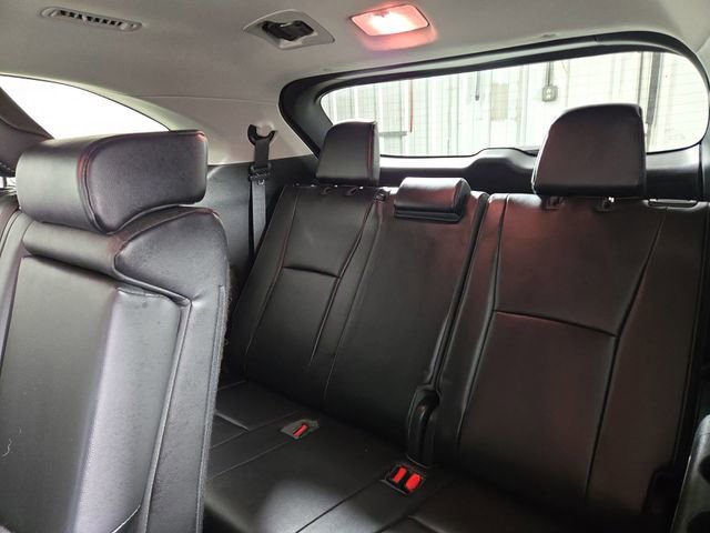 Used 2021 Toyota Highlander Limited FWD image 16